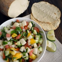 Ensalada o ceviche de jícama con mango