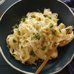 Fettuccine Alfredo