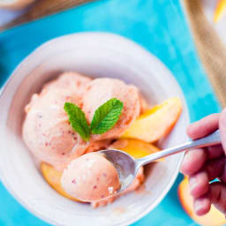 fresh-peach-frozen-yogurt-978491-78cbb550a61da0bac3e52f72.jpg