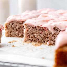 Fresh Strawberry Cake with Strawberry Cream Cheese Frosting