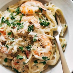 Garlic Butter White Wine Shrimp Linguine