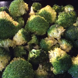 Garlic Parmesan Baked Broccoli