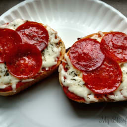 Garlic Toast Pizza