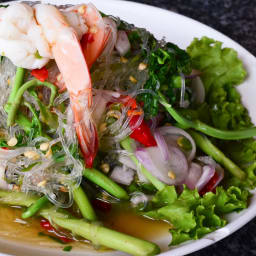 Glass Noodle Salad with Shrimp And Mango