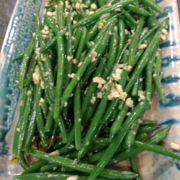 Green Beans with Garlic and Smoked Olive Oil