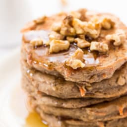 Healthy Carrot Cake Pancakes
