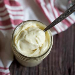 Homemade Paleo Mayonnaise in 1 Minute!