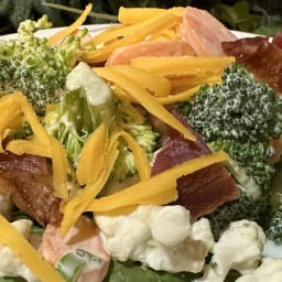 keto-broccoli-salad-3041514.jpg