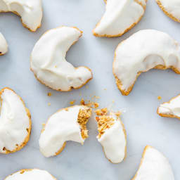 Keto Pecan Crescent Cookies