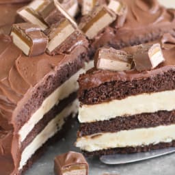 Layered Caramel Candy Bar Cheesecake