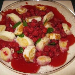 lemon-angel-rolls-with-raspberry-sa-2.jpg