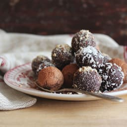 Low Carb Choc Protein Ball Recipe
