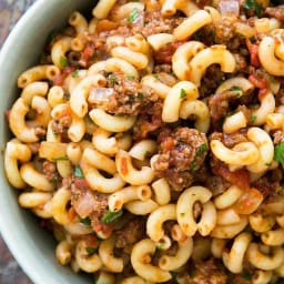 Make This Classic Hamburger and Macaroni for Dinner Tonight! 