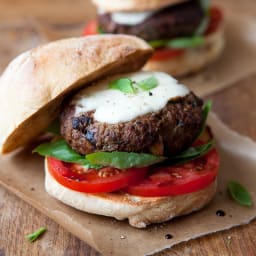 Mediterranean beef burgers