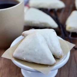 Mini Vanilla Bean Scones