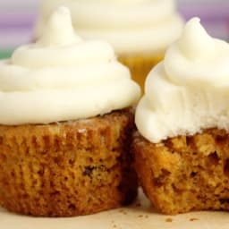 moist-carrot-cake-cupcakes-aea4af.jpg