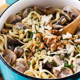 Mushroom, thyme and walnut linguine
