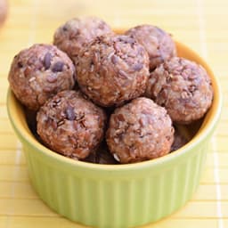 No-Bake Oatmeal Chocolate Chip Energy Bites