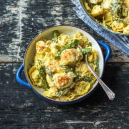 One-Pan Tortelloni Pesto Gratin with Asparagus and Crispy Panko Breadcrumbs