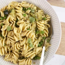 One Pot Creamy Pesto Pasta