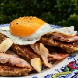 Overnight-Oats Protein Pancakes (with Bacon, Egg and Banana)