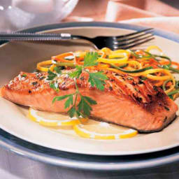 Pan seared salmon with julienned vegetables 