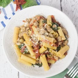 Pasta con Carne Molida de Pavo y Tomates Secos