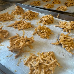 peanut-butter-haystack-f0071e0df489ea2b088375f4.jpg