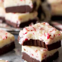 peppermint-bark-fudge-2303105.jpg