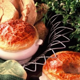 Pie-crust mushroom soup