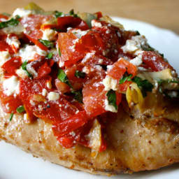 Poulet au feta, tomates et artichauts