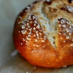 pretzel-rolls-84d8ca.jpg