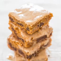 Pumpkin Chocolate Chip Gooey Bars