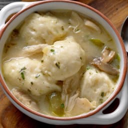 quick-chicken-and-dumplings-2206136.jpg