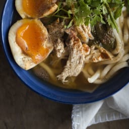 Ramen con pollo, verdure e zenzero
