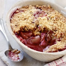 Rhubarb crumble