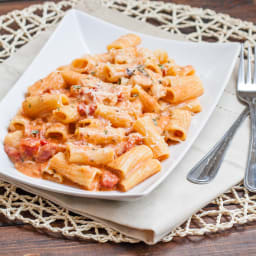 Rigatoni in Blush Sauce with Chicken and Bacon