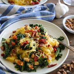 Roasted Garlic and Kale Spaghetti Squash