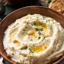 Roasted Garlic Mashed Cauliflower