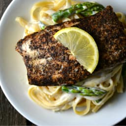 salmon-asparagus-fettuccine-alfredo-1777067.jpg