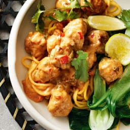 Satay noodles and meatballs