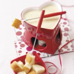 Simple Swiss Cheese Fondue 