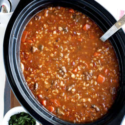 Slow Cooker Beef and Barley Soup