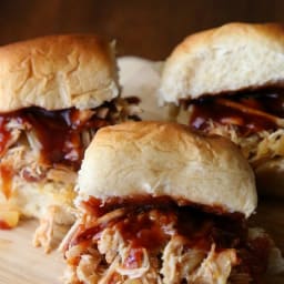 Slow Cooker Hawaiian Pulled Pork Sliders