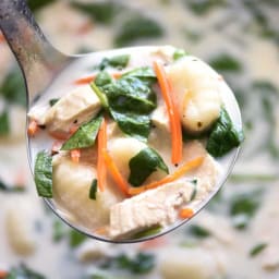 Slow Cooker Olive Garden Chicken Gnocchi Soup • FIVEheartHOME