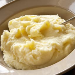 Slowcooker Skinny Garlic Mashed Potatoes