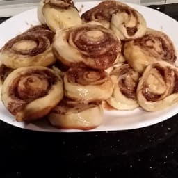 soft-moist-and-gooey-cinnamon-buns-8.jpg