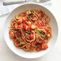 Spaghetti with Spicy Scallop Marinara Sauce