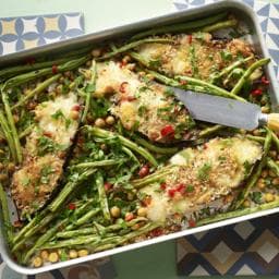Spicy mozzarella aubergines with green beans and chickpeas