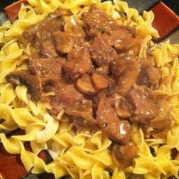 Steak Tips with Peppered Mushroom Gravy